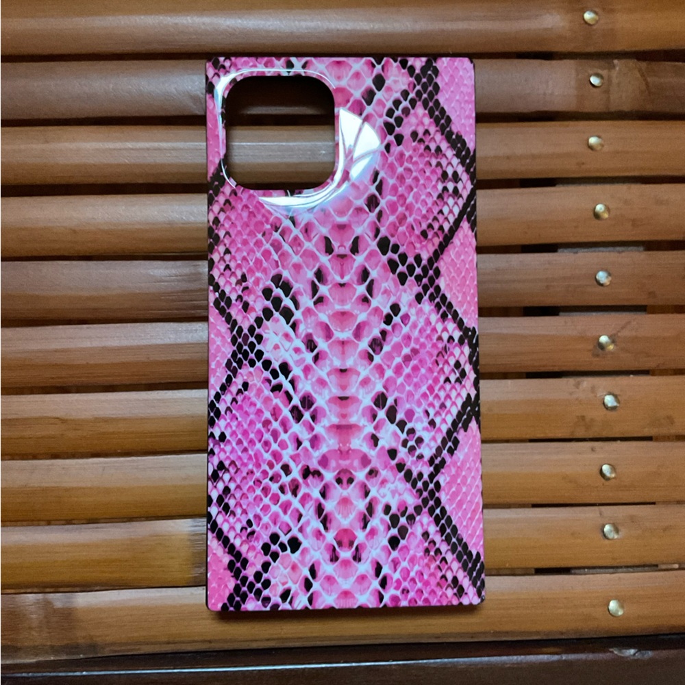 Flaunt iPhone 12 Case - Pink & Black